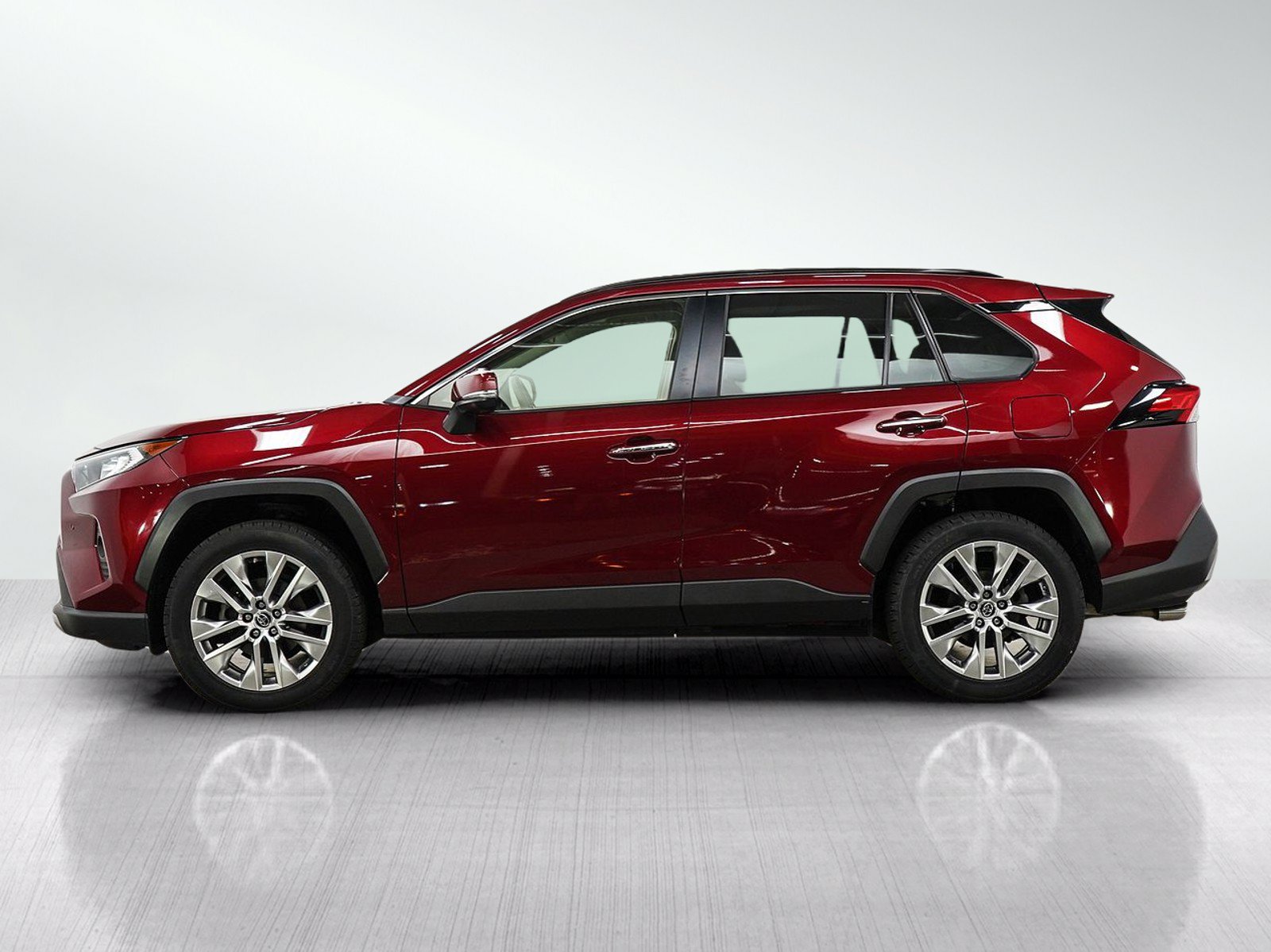 Used 2019 Toyota RAV4 Limited w/ Cold Weather Package AWD/4WD image 2