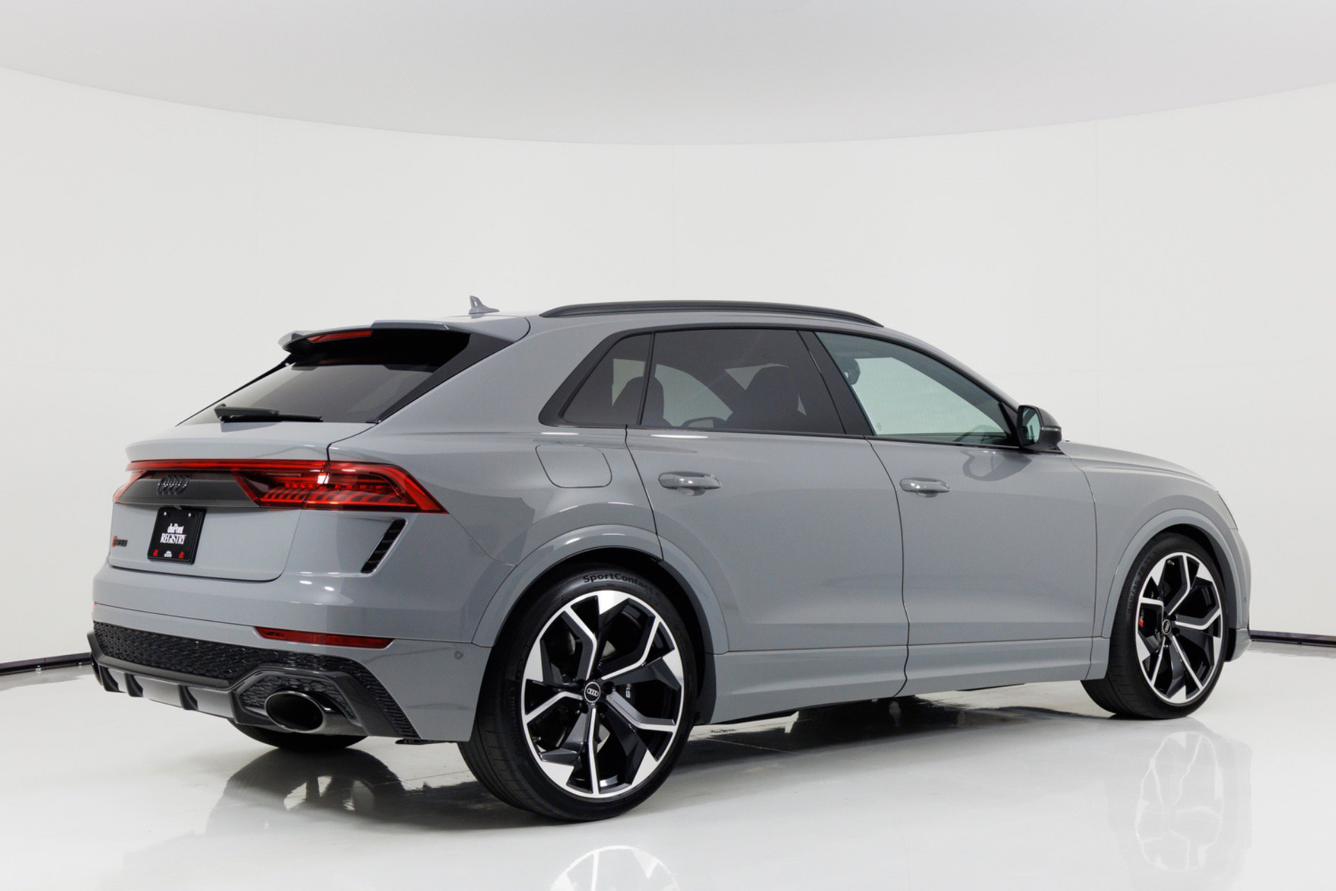 Used 2023 Audi RS Q8 AWD/4WD image 3