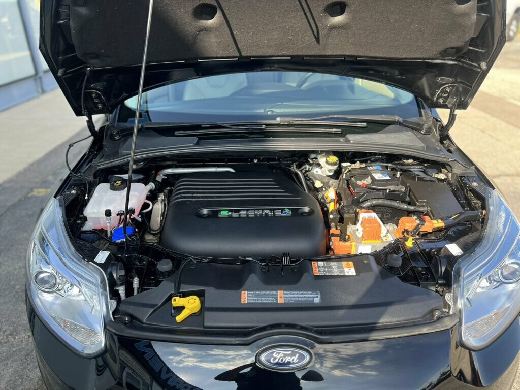 Used 2018 Ford Focus Electric Hatchback FWD image 9