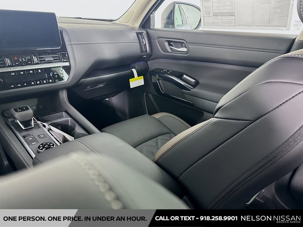 New 2026 Nissan Pathfinder Platinum image 24