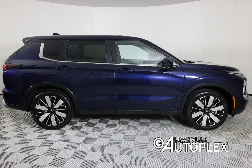 Used 2025 Mitsubishi Outlander SE FWD image 4