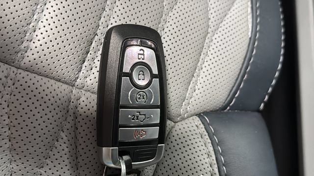 Used 2023 Ford F250 Limited AWD/4WD image 21