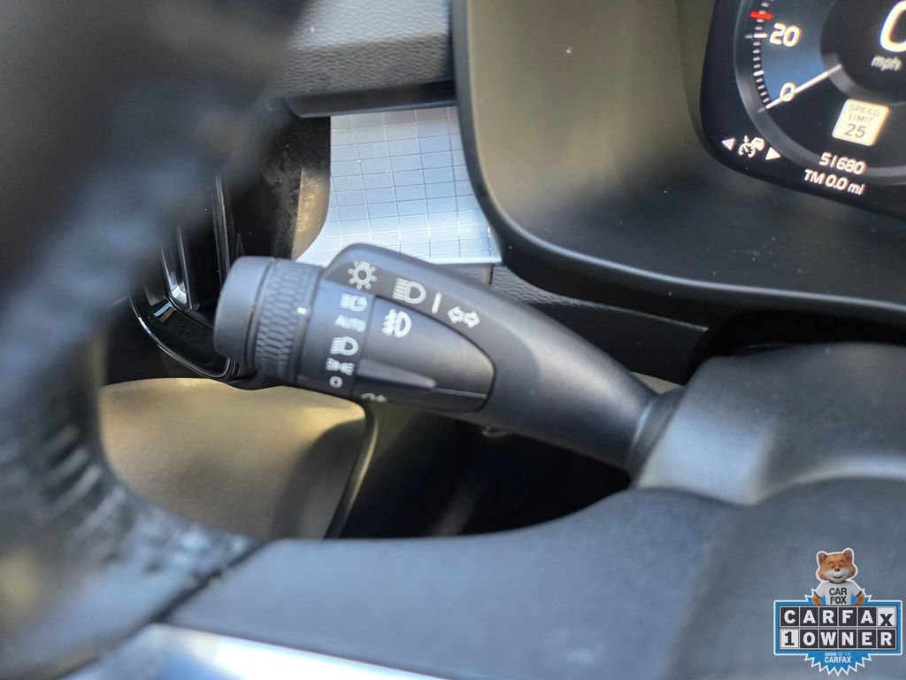 Used 2019 Volvo XC40 T4 Momentum image 45