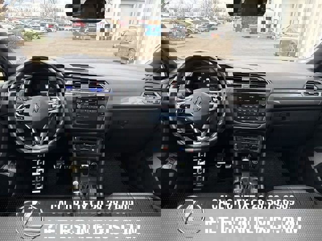 Used 2022 Volkswagen Tiguan SE R-Line image 15