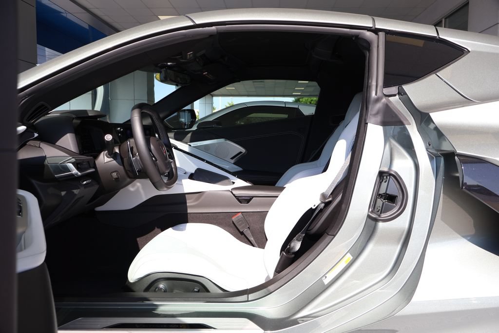 Used 2023 Chevrolet Corvette Stingray Preferred Cpe w/ Z51 Performance Package RWD image 20