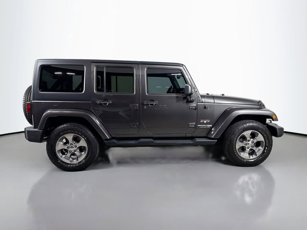 Used 2018 Jeep Wrangler Unlimited Sahara AWD/4WD image 4