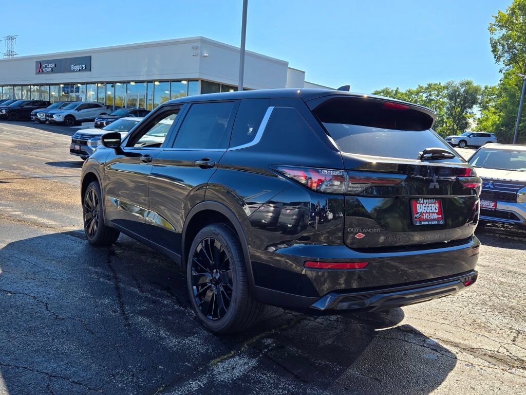 New 2026 Mitsubishi Outlander LE AWD/4WD image 12