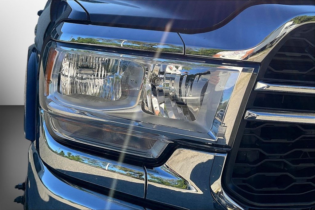 Used 2024 RAM 3500 Tradesman w/ Chrome Appearance Group AWD/4WD image 29