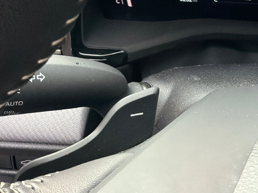 Used 2025 Toyota Camry SE FWD image 32