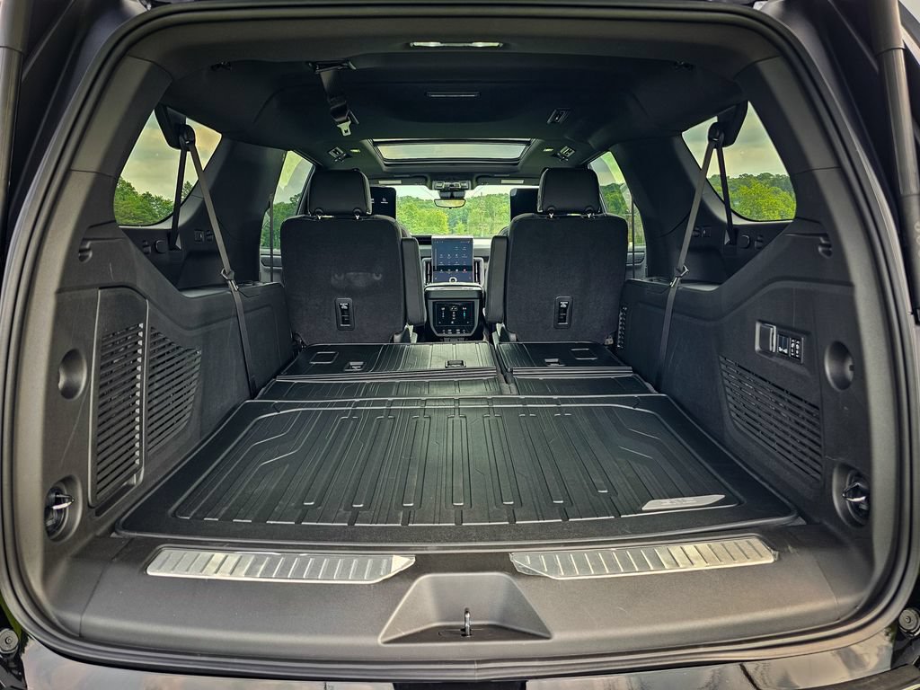 New 2026 GMC Yukon XL AT4 Ultimate w/ LPO, Floor Liner Package AWD/4WD image 43
