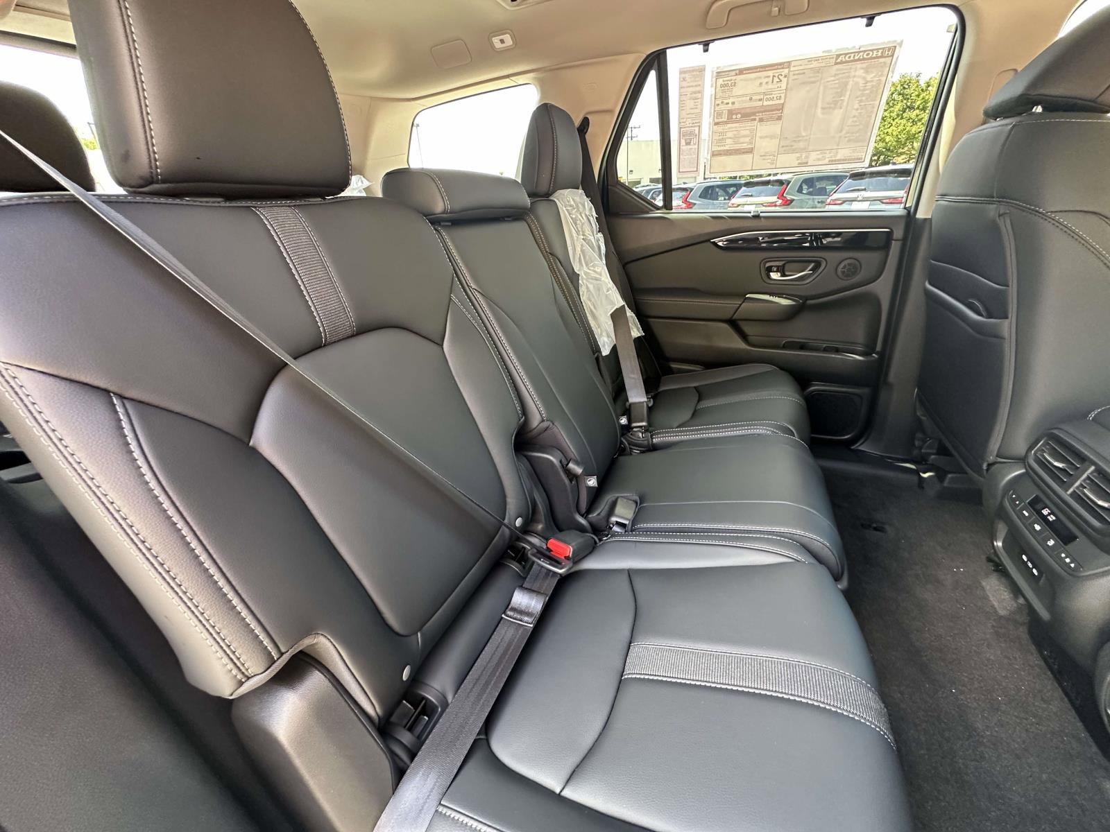 New 2025 Honda Pilot Touring image 17