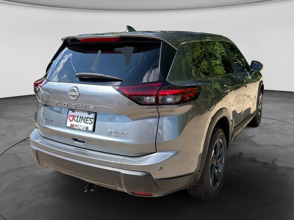 Used 2024 Nissan Rogue SV AWD/4WD image 10