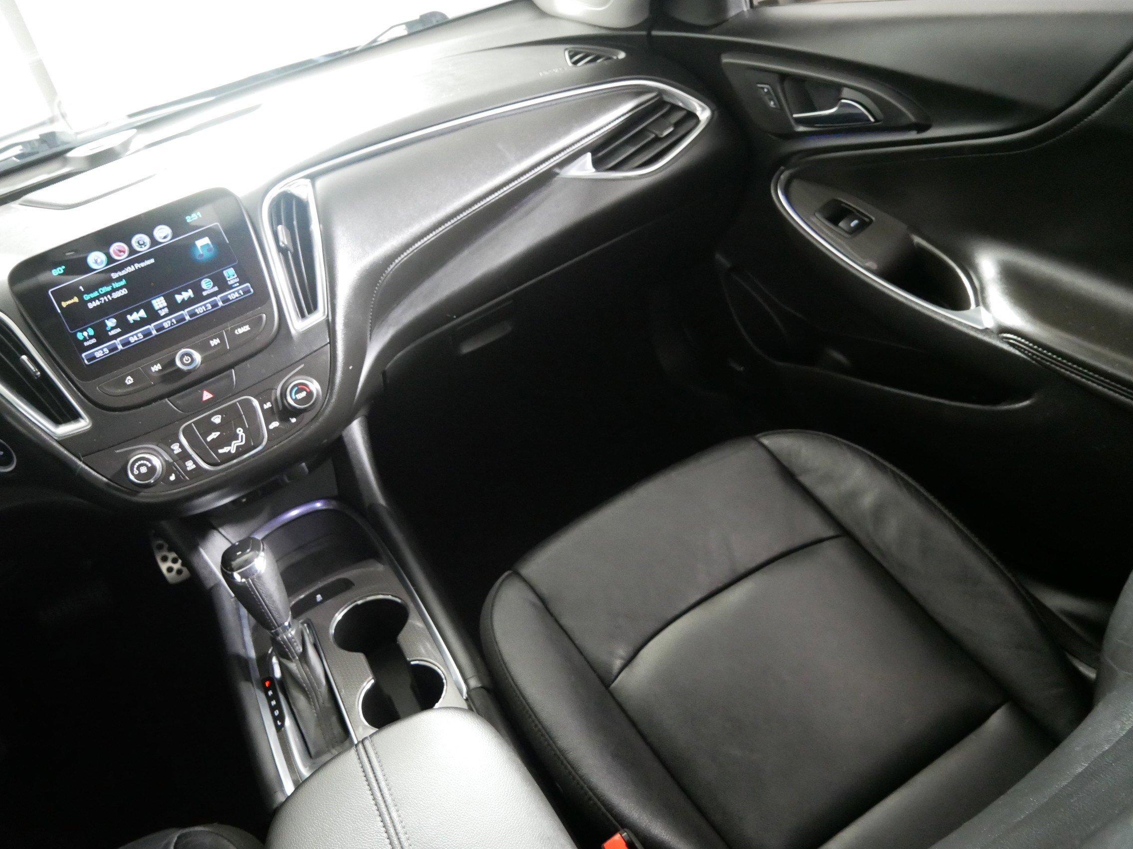 Used 2016 Chevrolet Malibu LT w/ Leather Package image 11