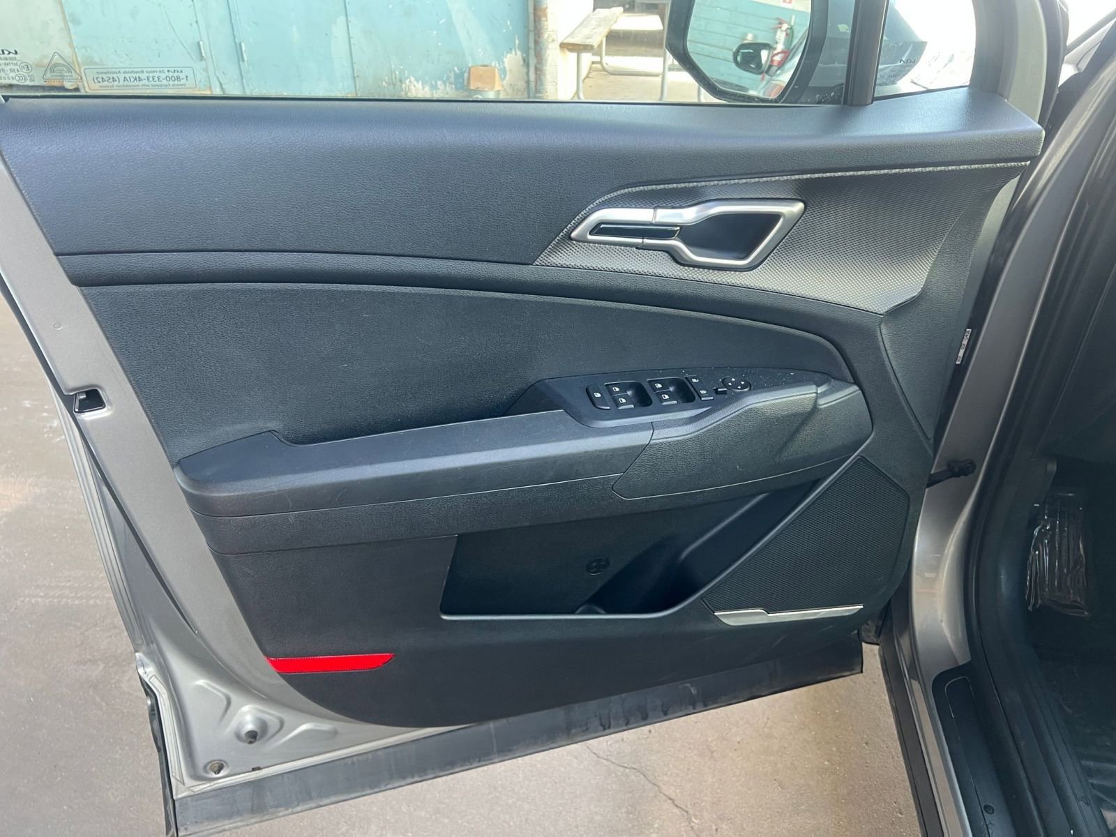 Used 2025 Kia Sportage LX image 18