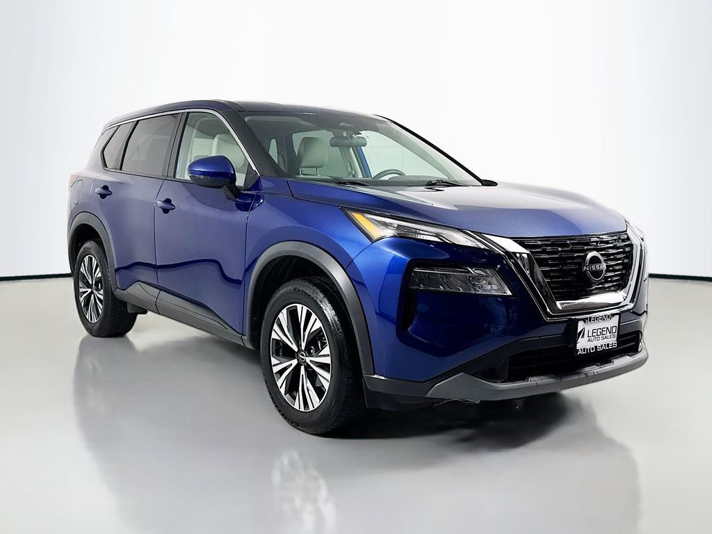 Used 2022 Nissan Rogue SV image 3