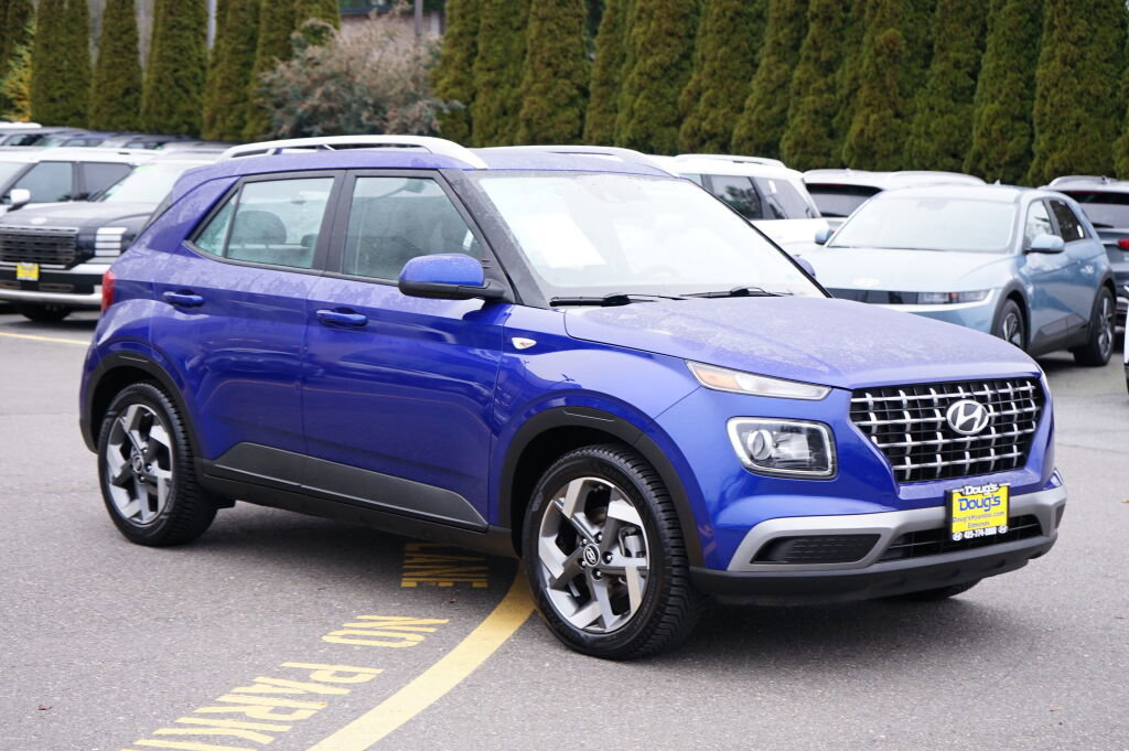 Used 2022 Hyundai Venue SEL w/ Cargo Package image 4