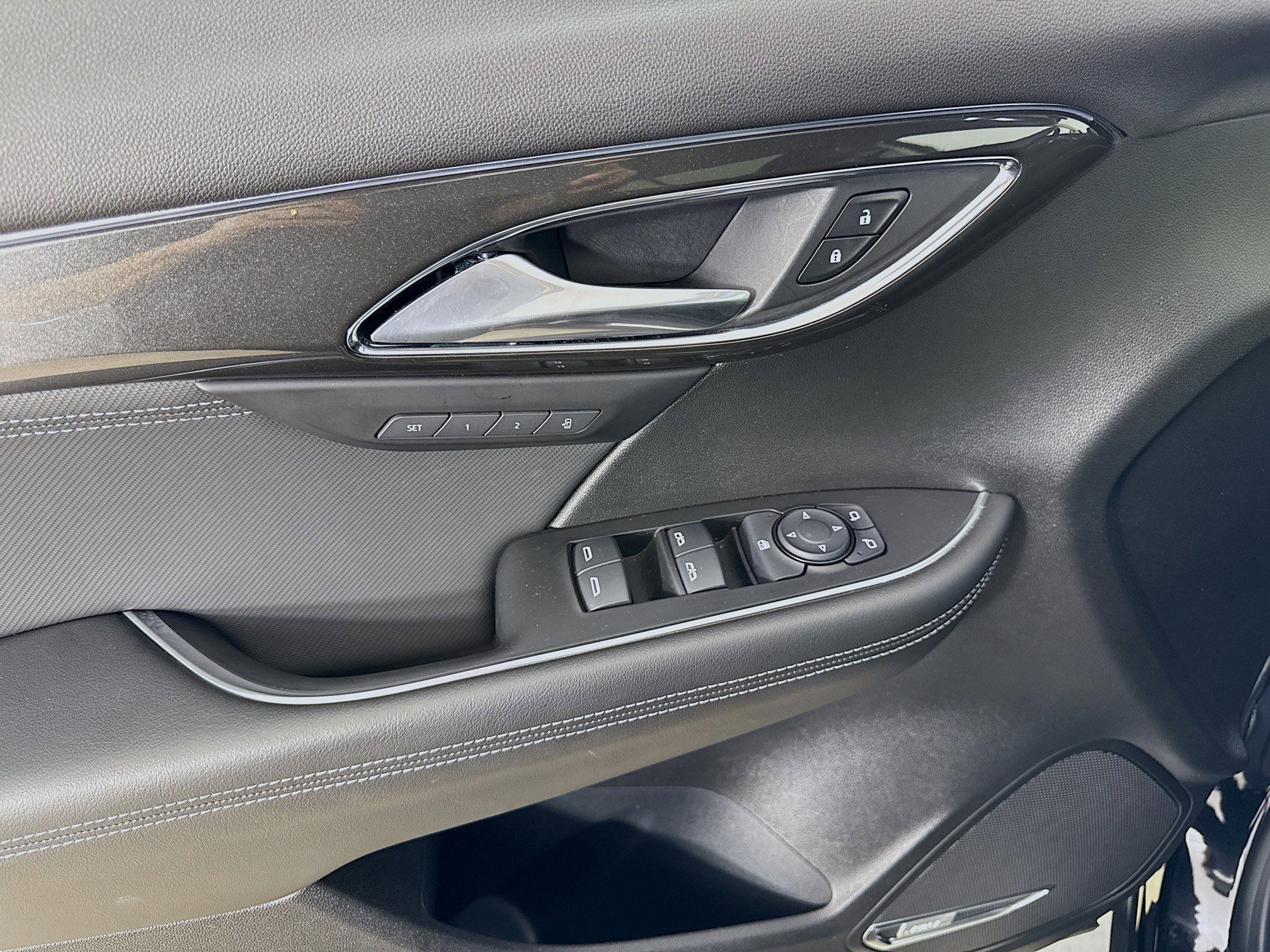 Used 2025 Buick Envision Preferred image 18