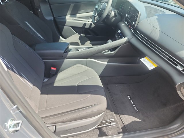 New 2025 Hyundai Elantra Blue image 9