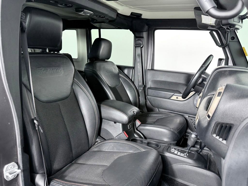 Used 2016 Jeep Wrangler Unlimited Sahara image 12