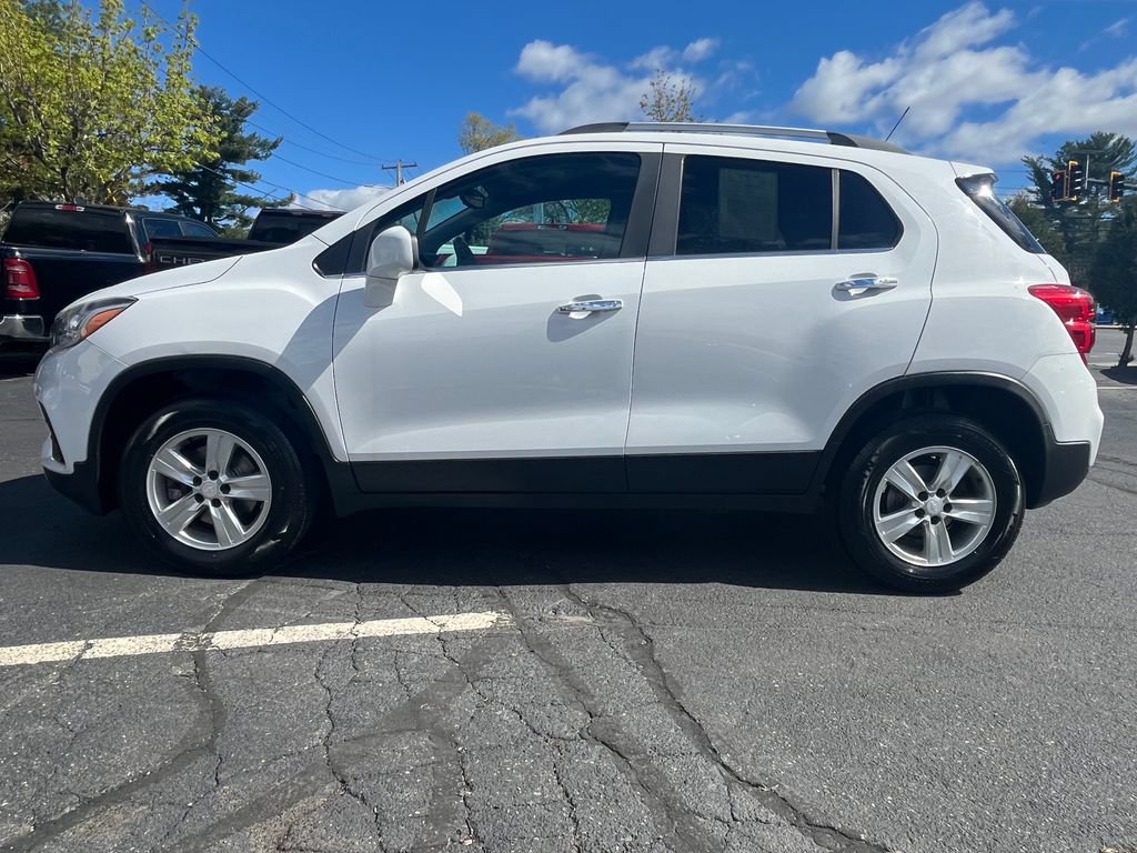 Used 2017 Chevrolet Trax LT w/ LT Convenience Package AWD/4WD image 9