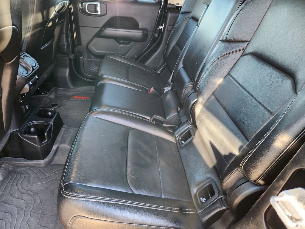 Used 2020 Jeep Gladiator Overland image 17