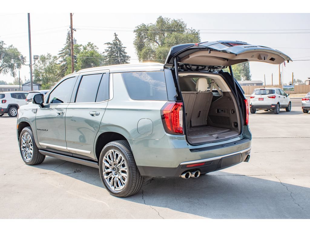 Used 2024 GMC Yukon Denali w/ Advanced Technology Package AWD/4WD image 9