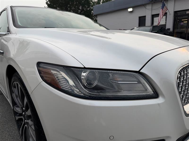Used 2018 Lincoln Continental Select w/ Continental Climate Package AWD/4WD image 15