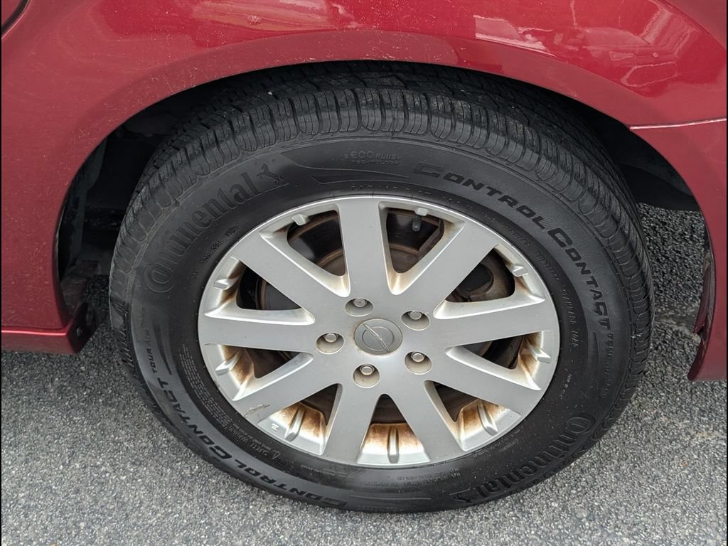 Used 2014 Chrysler Town & Country Touring w/ Driver Convenience Group FWD image 22