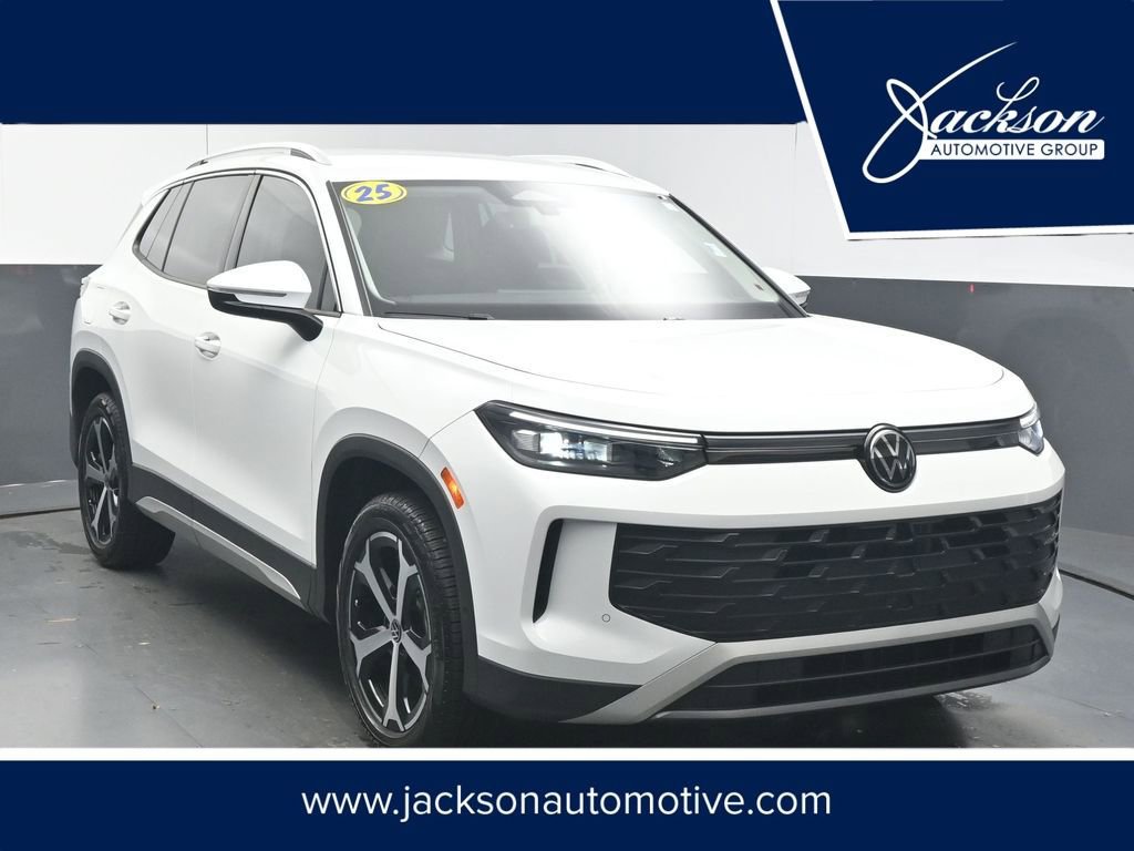 Used 2025 Volkswagen Tiguan SE