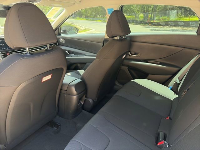 Certified 2026 Hyundai Elantra SE FWD image 8