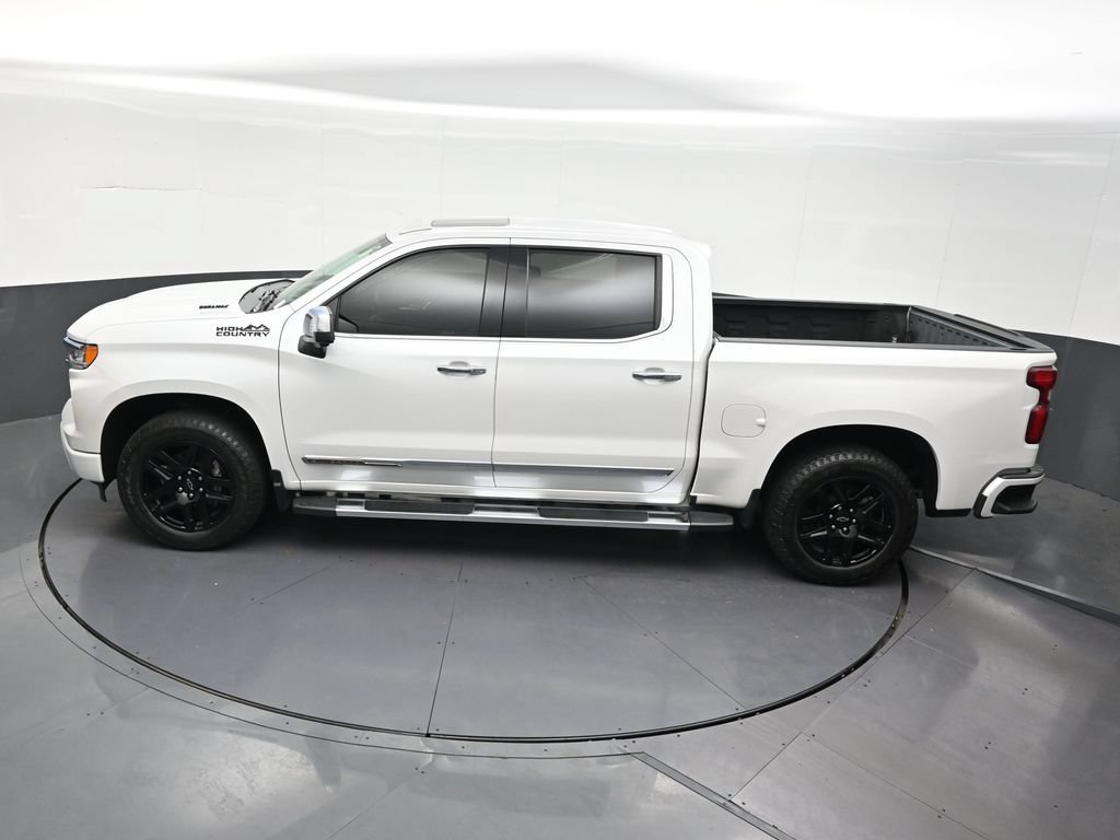 Used 2022 Chevrolet Silverado 1500 High Country w/ High Country Premium Package AWD/4WD image 17