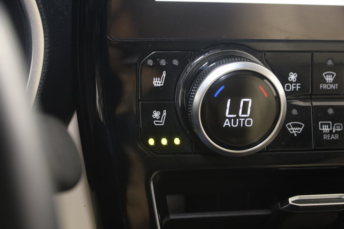 Used 2023 Toyota Highlander Limited AWD/4WD image 8