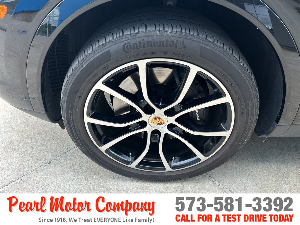 Used 2023 Porsche Cayenne Platinum Edition AWD/4WD image 8