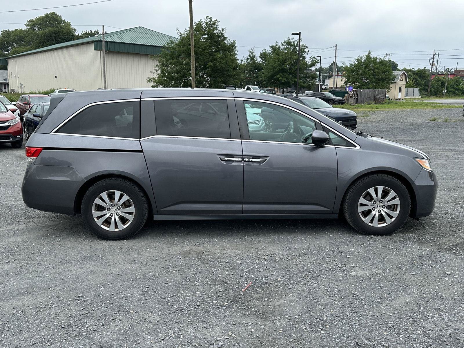 Used 2016 Honda Odyssey SE image 9