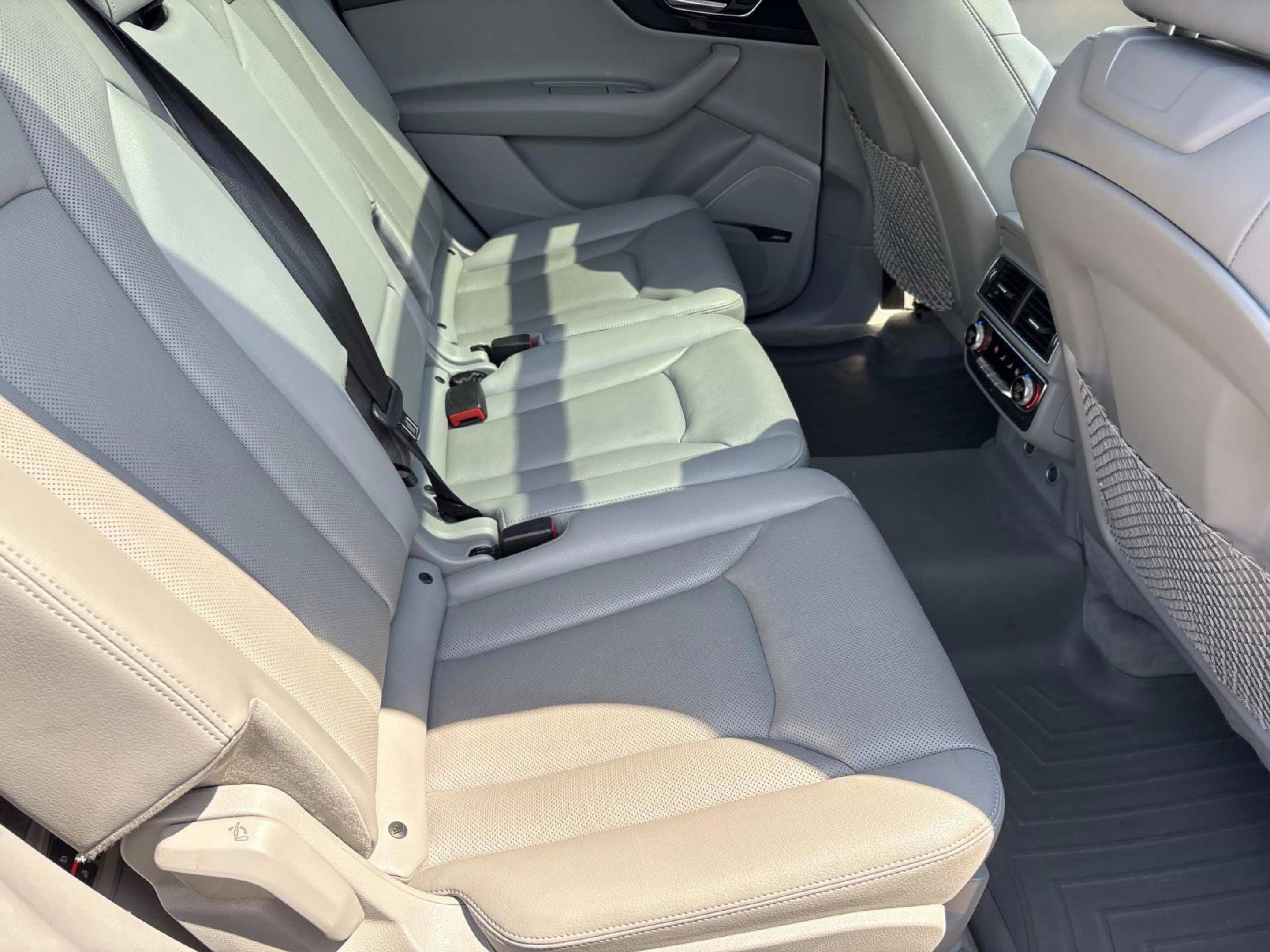 Used 2018 Audi Q7 3.0T Prestige AWD/4WD image 18