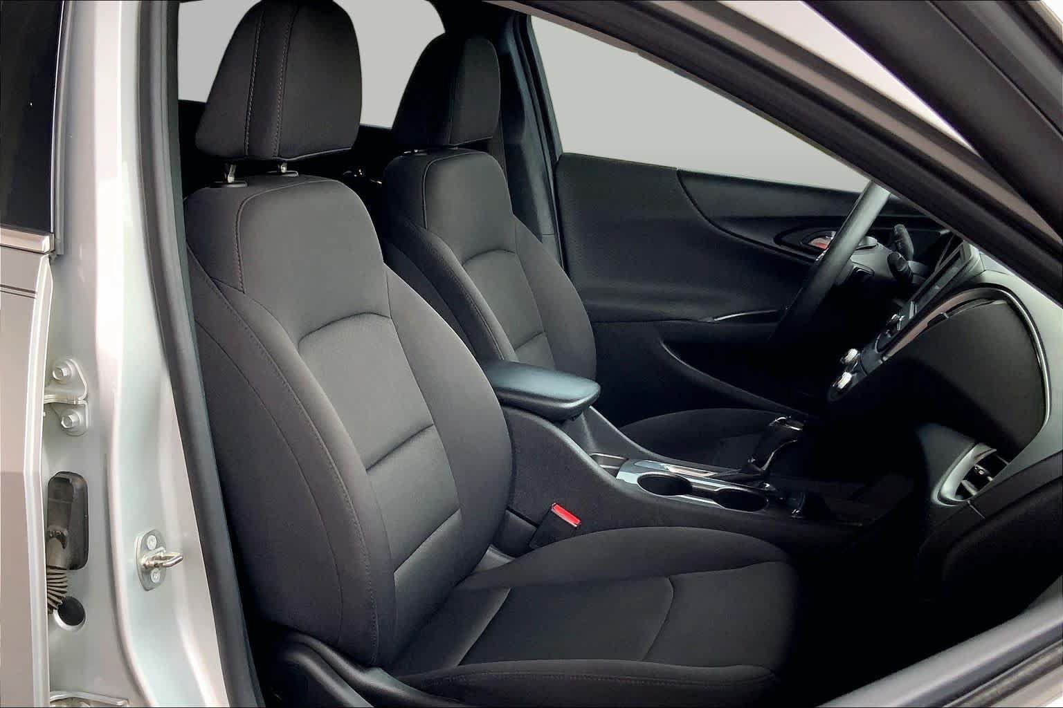 Used 2017 Chevrolet Malibu LS FWD image 9