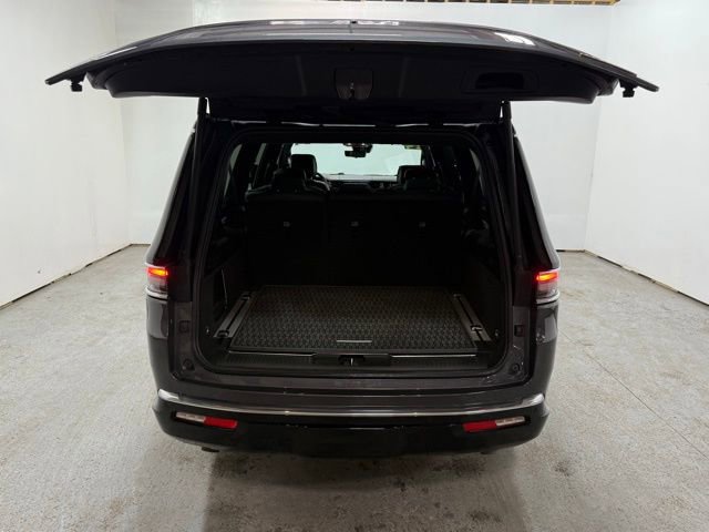Certified 2024 Jeep Grand Wagoneer L Series III image 10