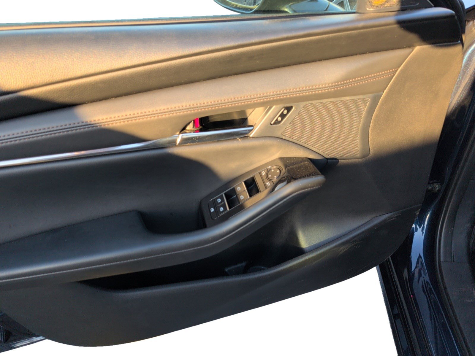 Used 2025 MAZDA MAZDA3 s FWD image 6