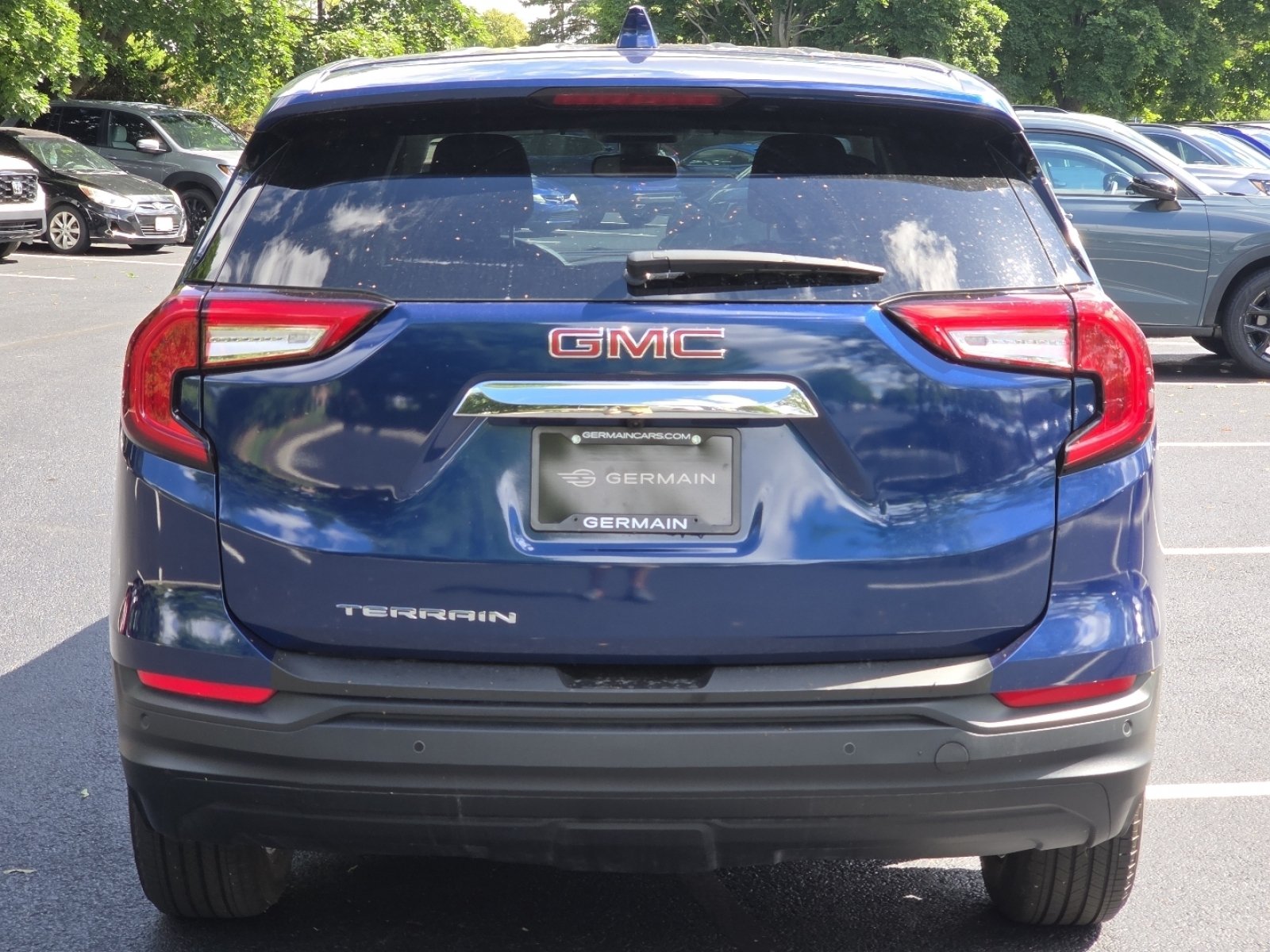 Used 2023 GMC Terrain SLE FWD image 16