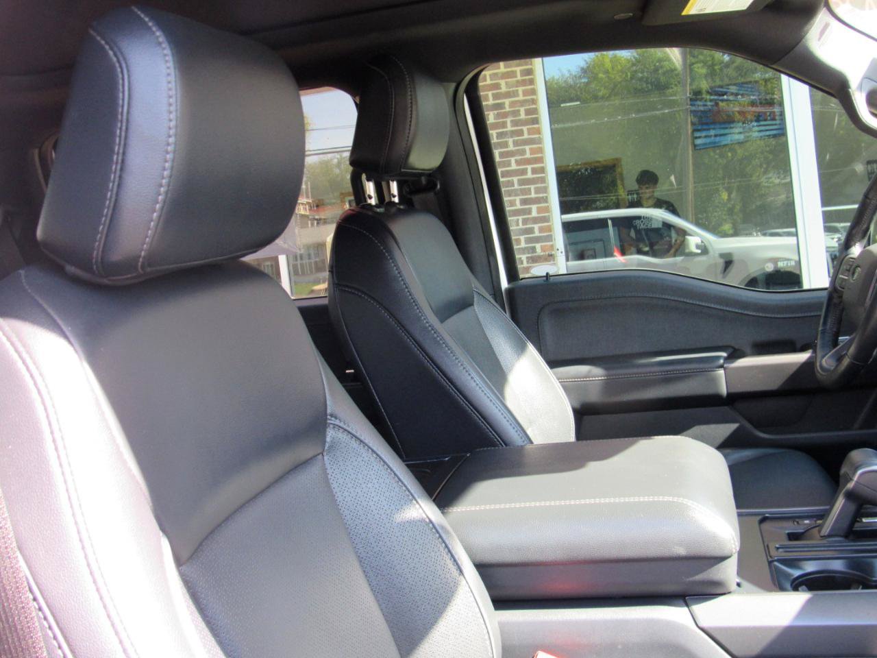 Used 2024 Ford F150 Lariat AWD/4WD image 35