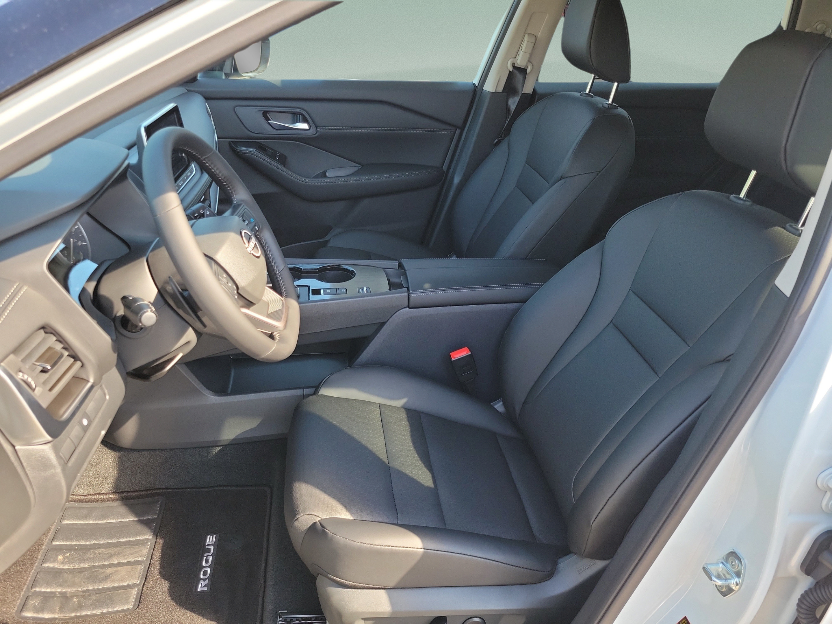 New 2026 Nissan Rogue Dark Armor FWD image 17