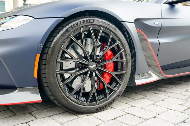 Used 2023 Aston Martin V12 Vantage Roadster RWD image 44