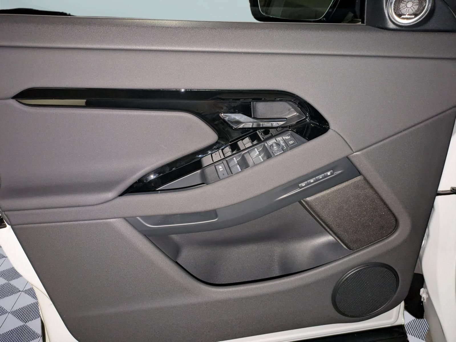 New 2026 Land Rover Range Rover Evoque S AWD/4WD image 11