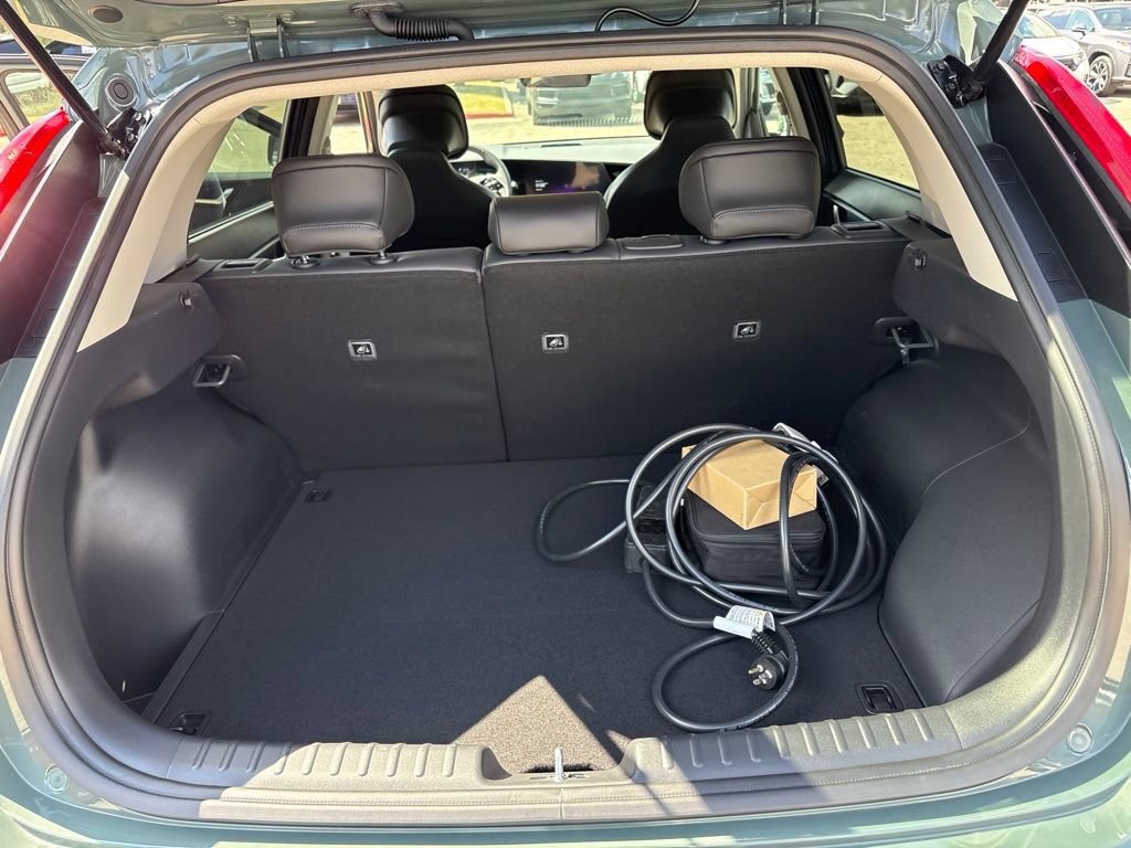 Used 2024 Kia Niro EX FWD image 18