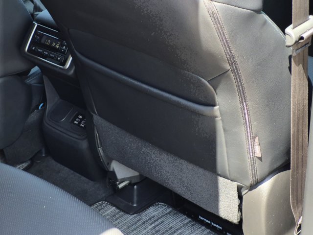 Used 2023 Subaru Ascent Limited w/ Technology Package AWD/4WD image 20
