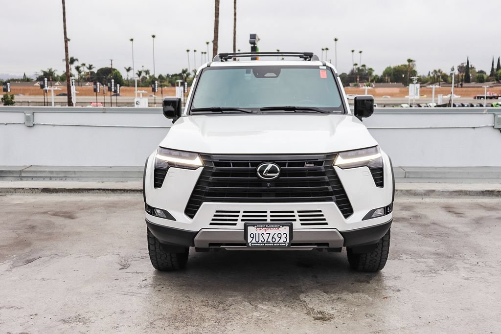 Used 2025 Lexus GX 550 AWD/4WD image 3