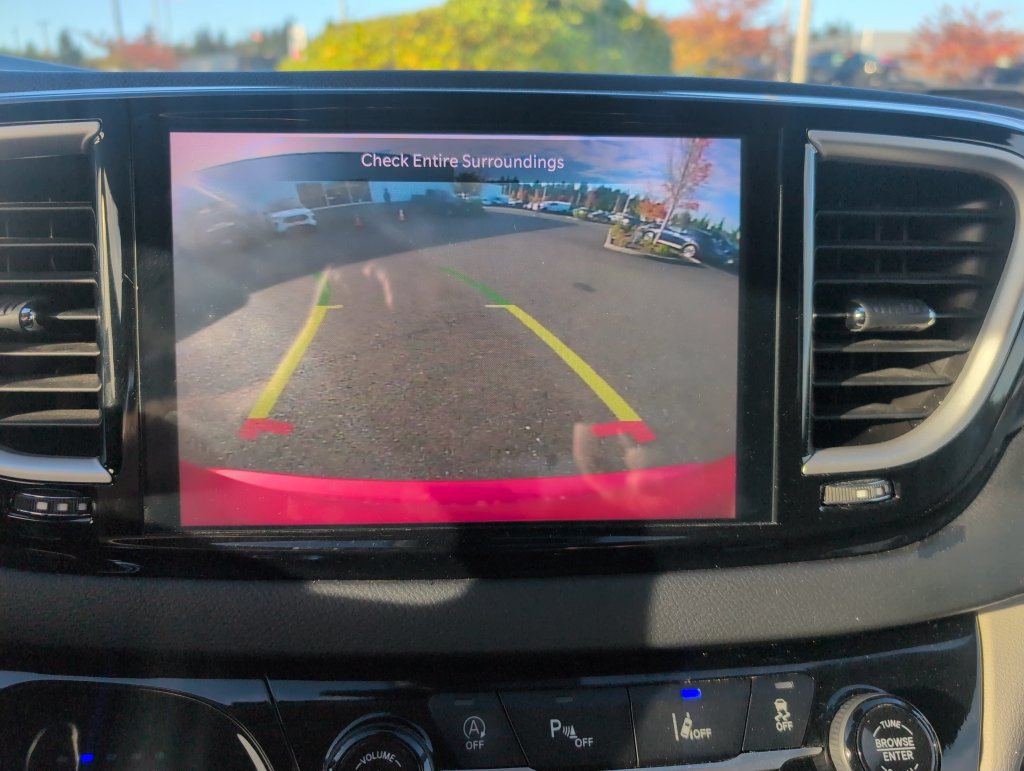 Used 2024 Chrysler Pacifica Touring-L FWD image 29