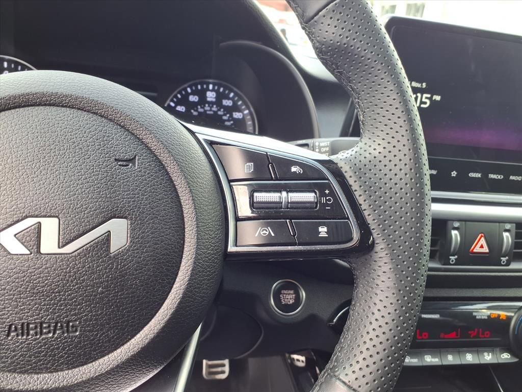 Used 2023 Kia Forte GT-Line w/ GT-Line Premium Package image 17