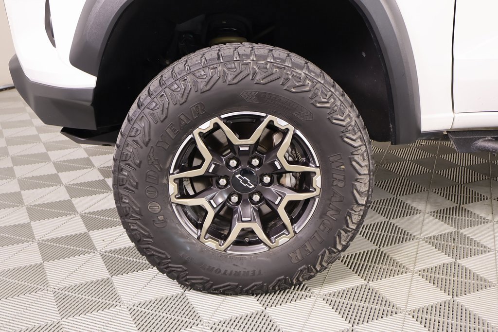 Used 2023 Chevrolet Colorado ZR2 w/ ZR2 Convenience Package III image 17