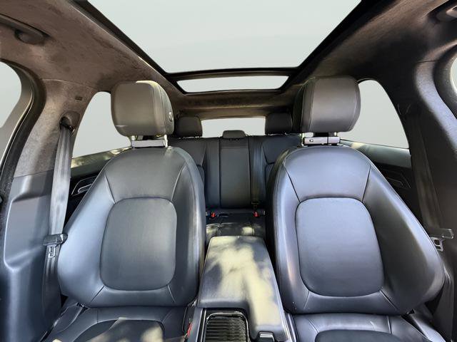 Used 2020 Jaguar F-PACE Premium image 24
